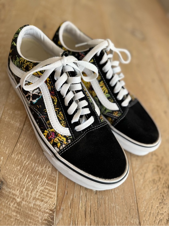 Vans Shoes - Unisex Vans Old Skool Skull Floral Sneakers M 6.5 W 8